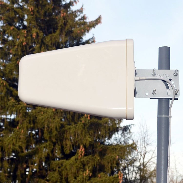 12 dBi Powerful Outdoor Antenna 700~2700MHz 2g/3g/4g 5G High Quality Signal LPDA Antenna Mobile Phone Signal Booster/Repeater